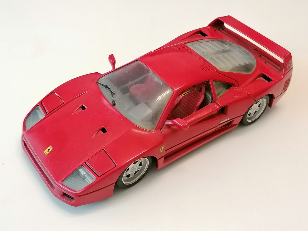 FERRARI F40 À l'échelle 1/18 de Hot Wheels EUR 153,46 - FR