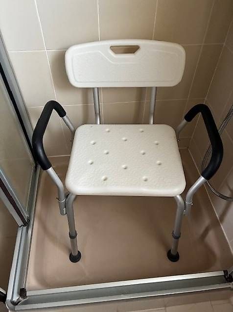 Chaises roulantes: Sedia doccia per anziani – D'occasion à Lugano par seb_5vxr 1