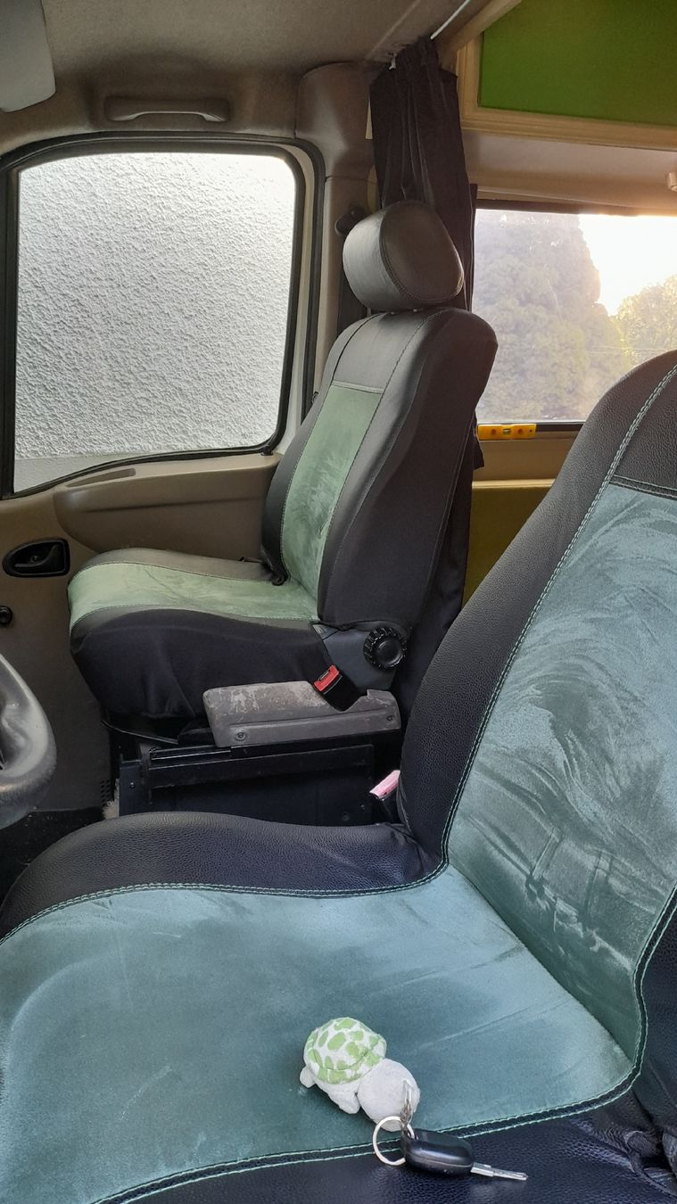Renault Veicoli da campeggio: Renault Master Camping Van ausgebaut weiss – Usato da Rüttenen venduto da Ariam11 5