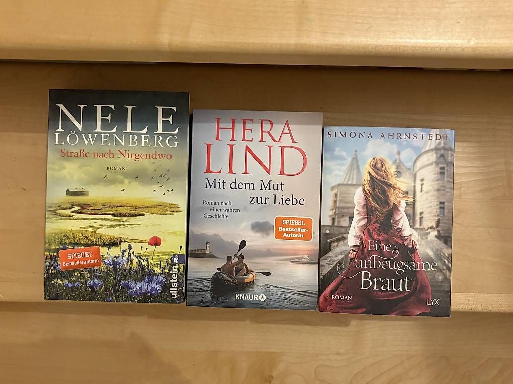 Libri: 3 Bestseller Romane – Usato da Müllheim Dorf venduto da Schja
