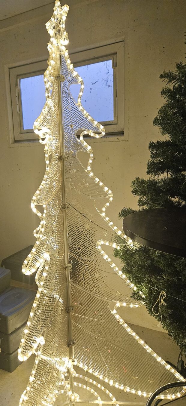 Alle Dekorationen: Beleuchteter Baum – Gebraucht aus Höfen b. Thun von Sandras776