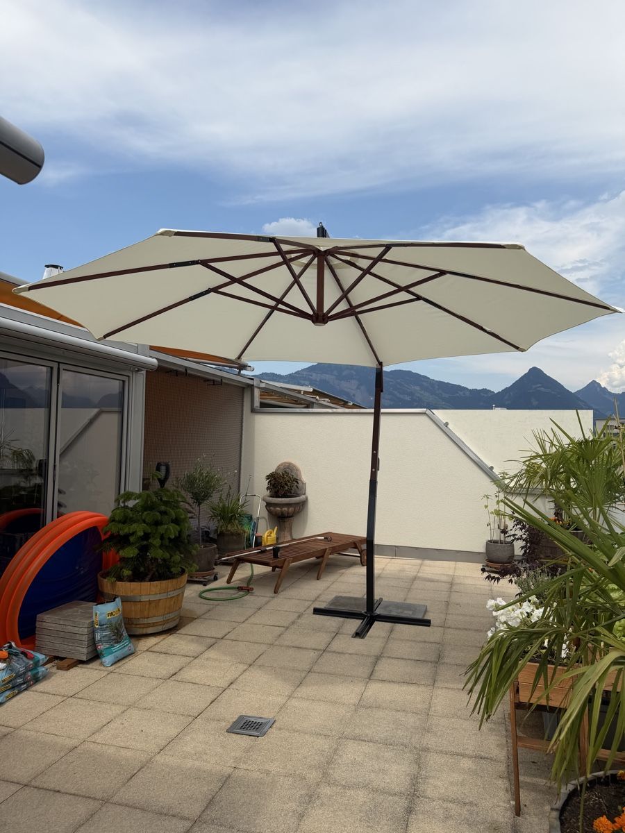 Sonnenschirme: Ampel-Sonnenschirm 350cm – Neu (gemäss Beschreibung) aus Buochs von flozius
