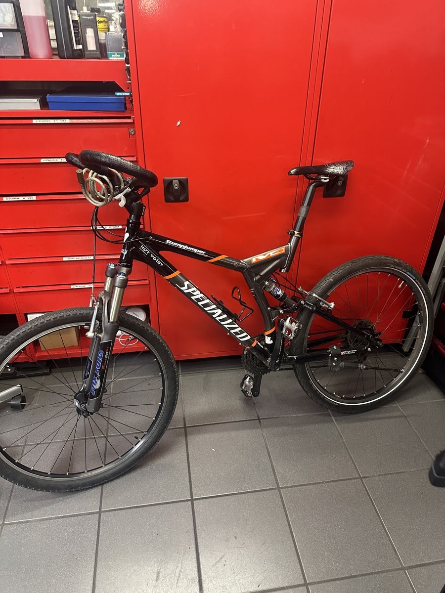 Specialized Velos: VTT specialized stumpjumper – Gebraucht aus Chavannes de Bogis von  1