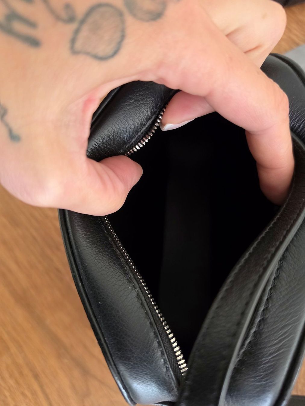 Balenciaga Borse da donna: Balenciaga Everyday Small Camera Schultertasche – Nuovo (secondo la descrizione) da Sissach venduto da Alexgo78 4