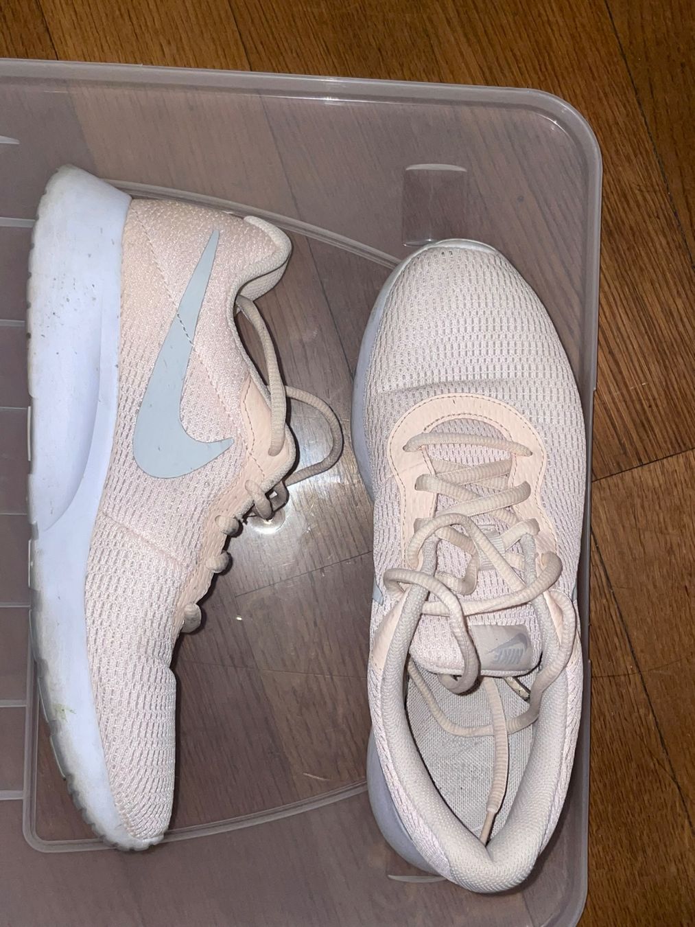 Nike Chaussures femmes: Sneaker – D'occasion à Basel par lia_brr2