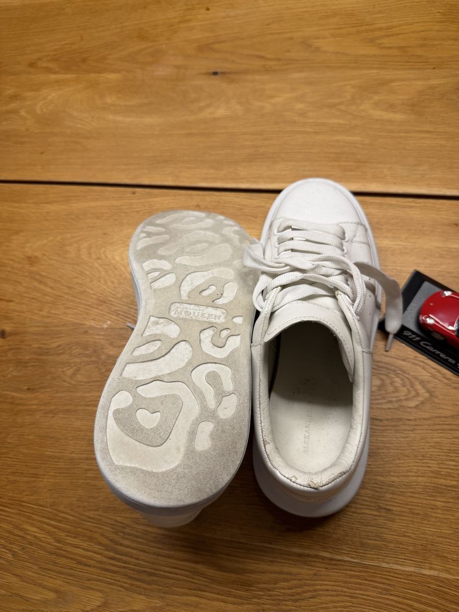 Alexander Mcqueen Scarpe da uomo: Alexander McQueen Oversized Leder-Sneaker 40 – Nuovo (secondo la descrizione) da Triesenberg venduto da dom_hd56 5