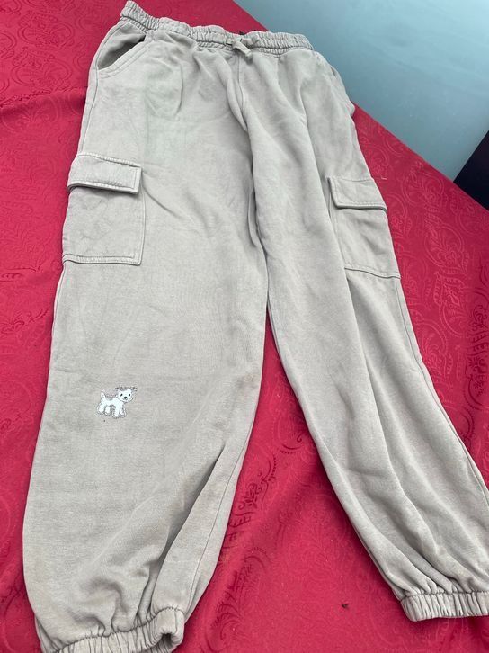 Pantaloni: Junge Hose Jog Pants beige 170 – Usato da Bergdietikon venduto da antovale