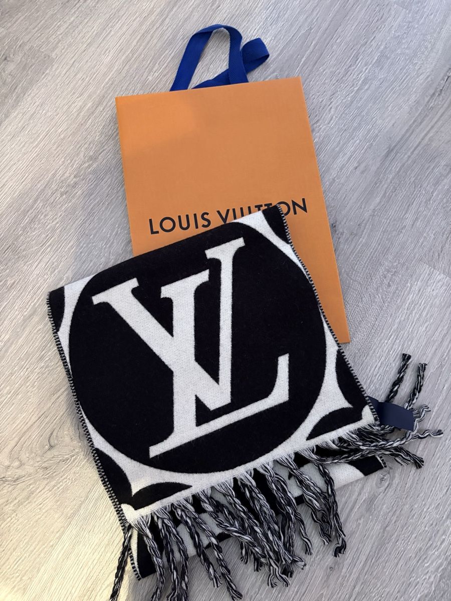 Louis Vuitton Foulard & Sciarpe: ÉCHARPE LOUIS VUITTON ORIGINALE – Usato da Corin de la crête venduto da Charnel49 3