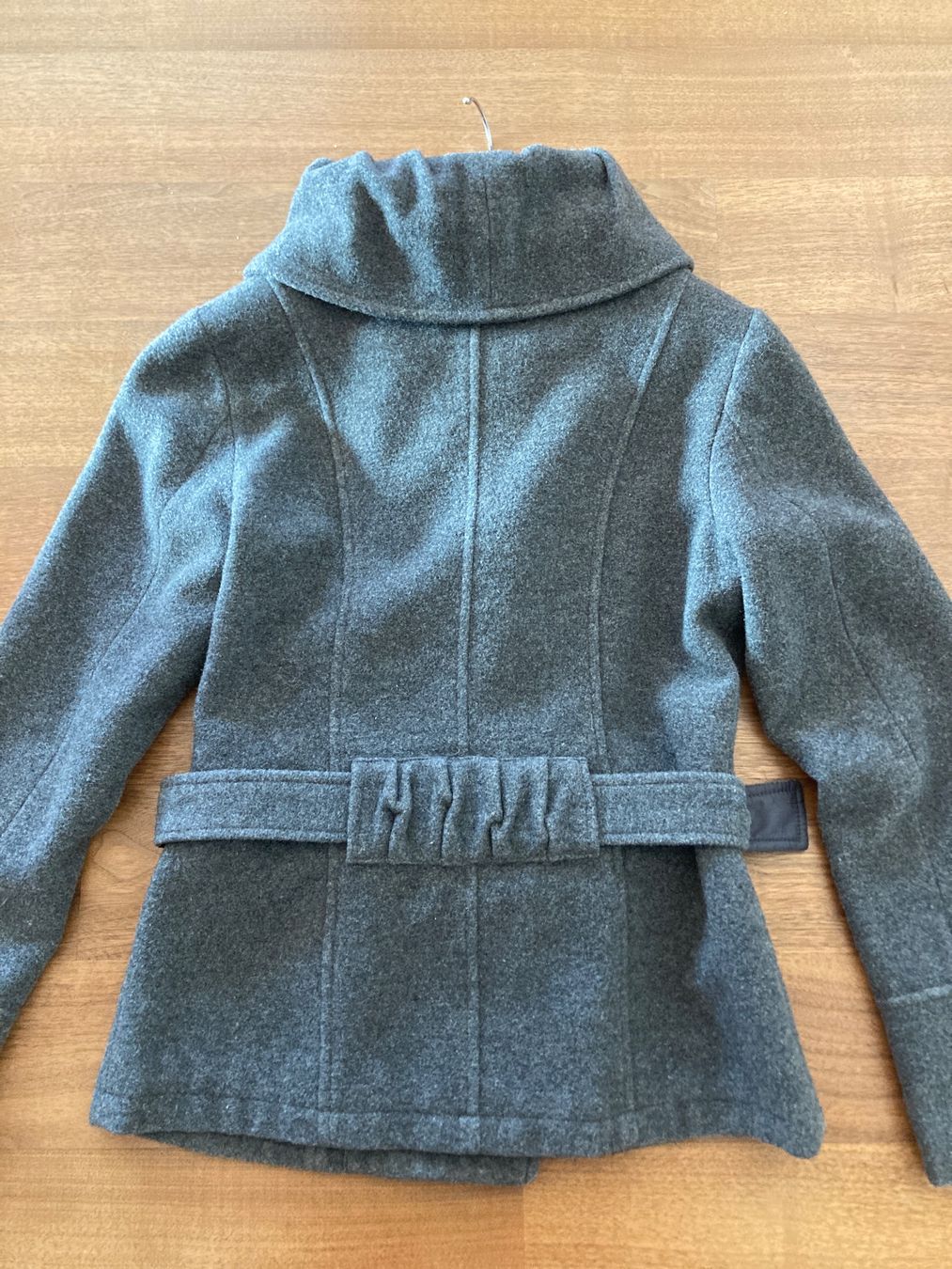 Giacche: Endet 4.Juni- Jacke mit Gürtel Gr.38 – Usato da Marthalen venduto da 052michi 1