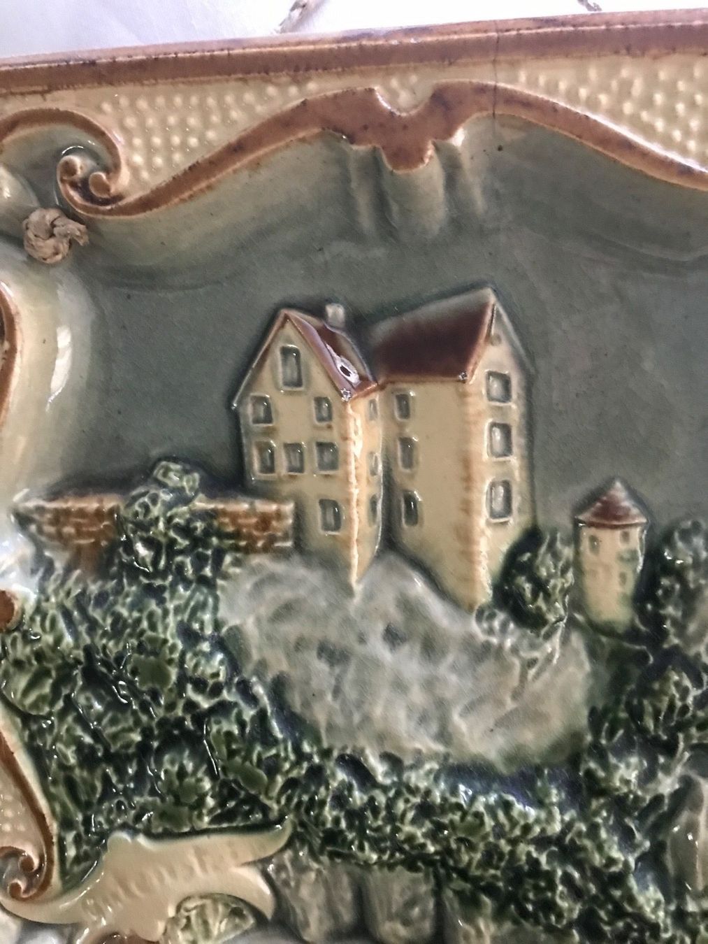 Skulpturen & Statuen: Antike Keramik Wand Bild , Schloss – Gebraucht aus Baden von swiss-alps 1