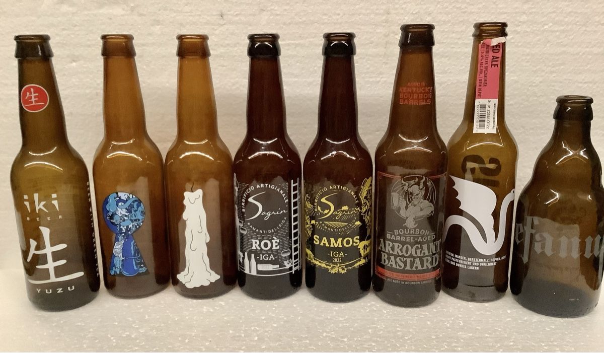 Gläser, Krüge & Flaschen: Bierflaschen – Gebraucht aus Arcegno von Denni