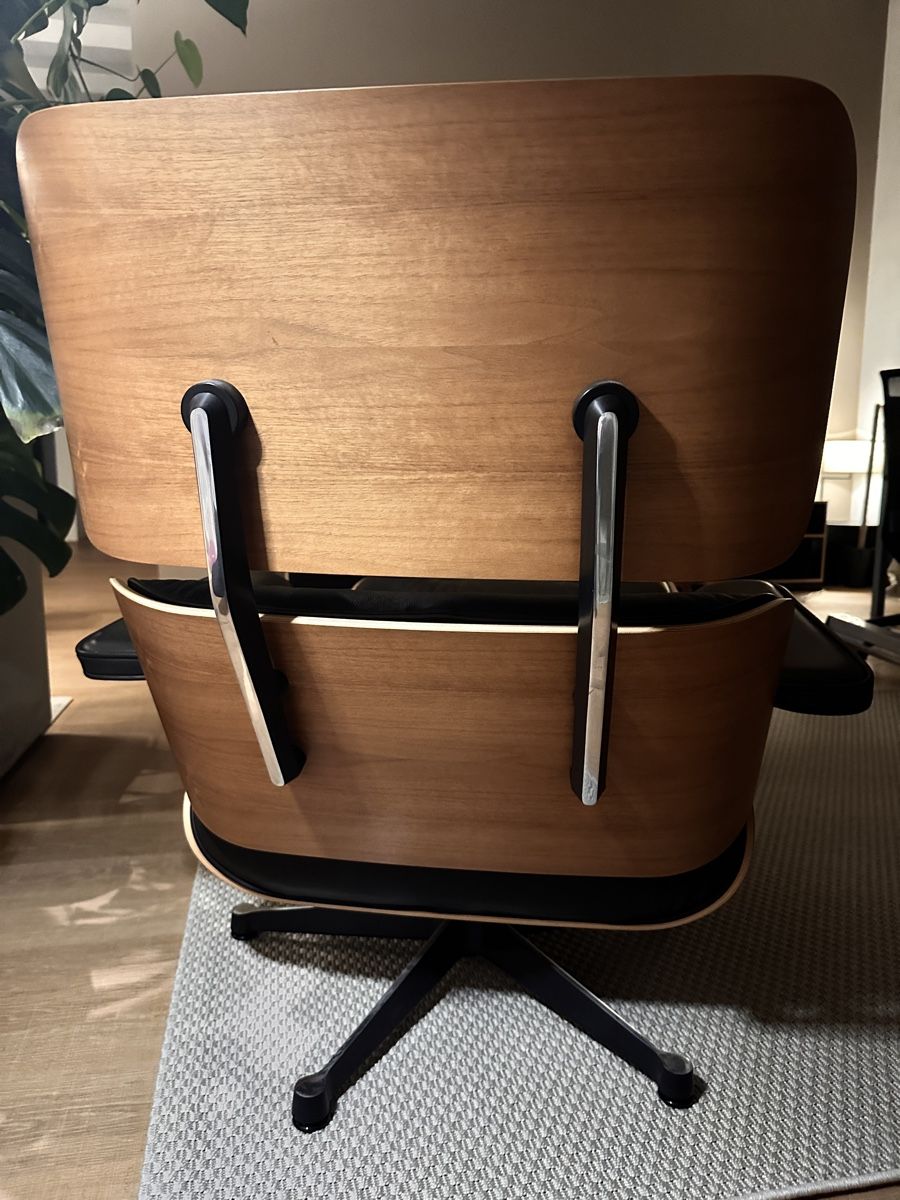 Vitra Poltrone: Original Eames Armchair and Footstool – Usato da Zürich venduto da joa_d8lb 2