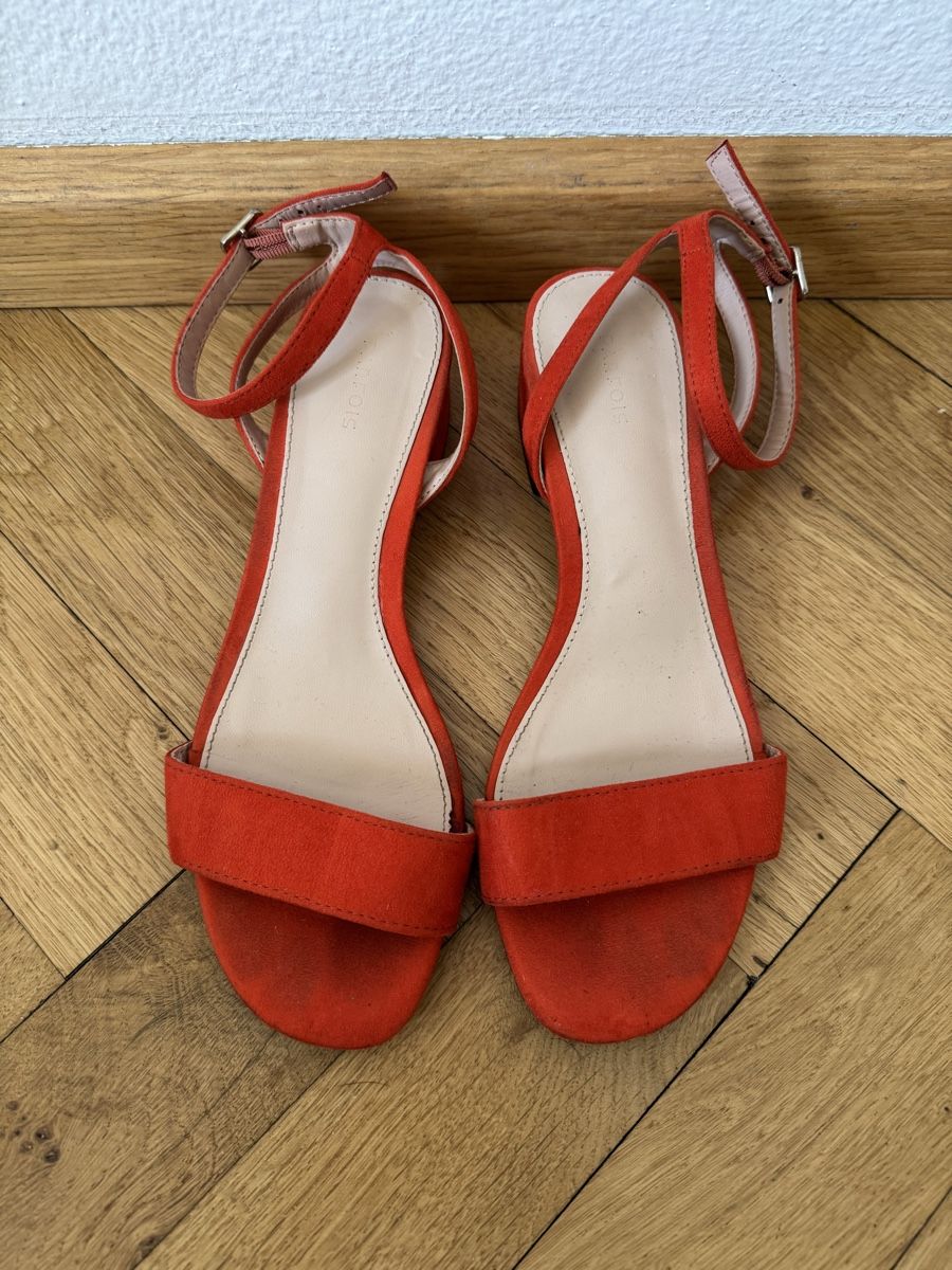 Chaussures femmes: Sandalen rot Grösse 37  – D'occasion à Basel par sii_sws2