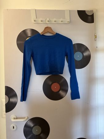 Long Sleeve Crop Top Blue Size M 