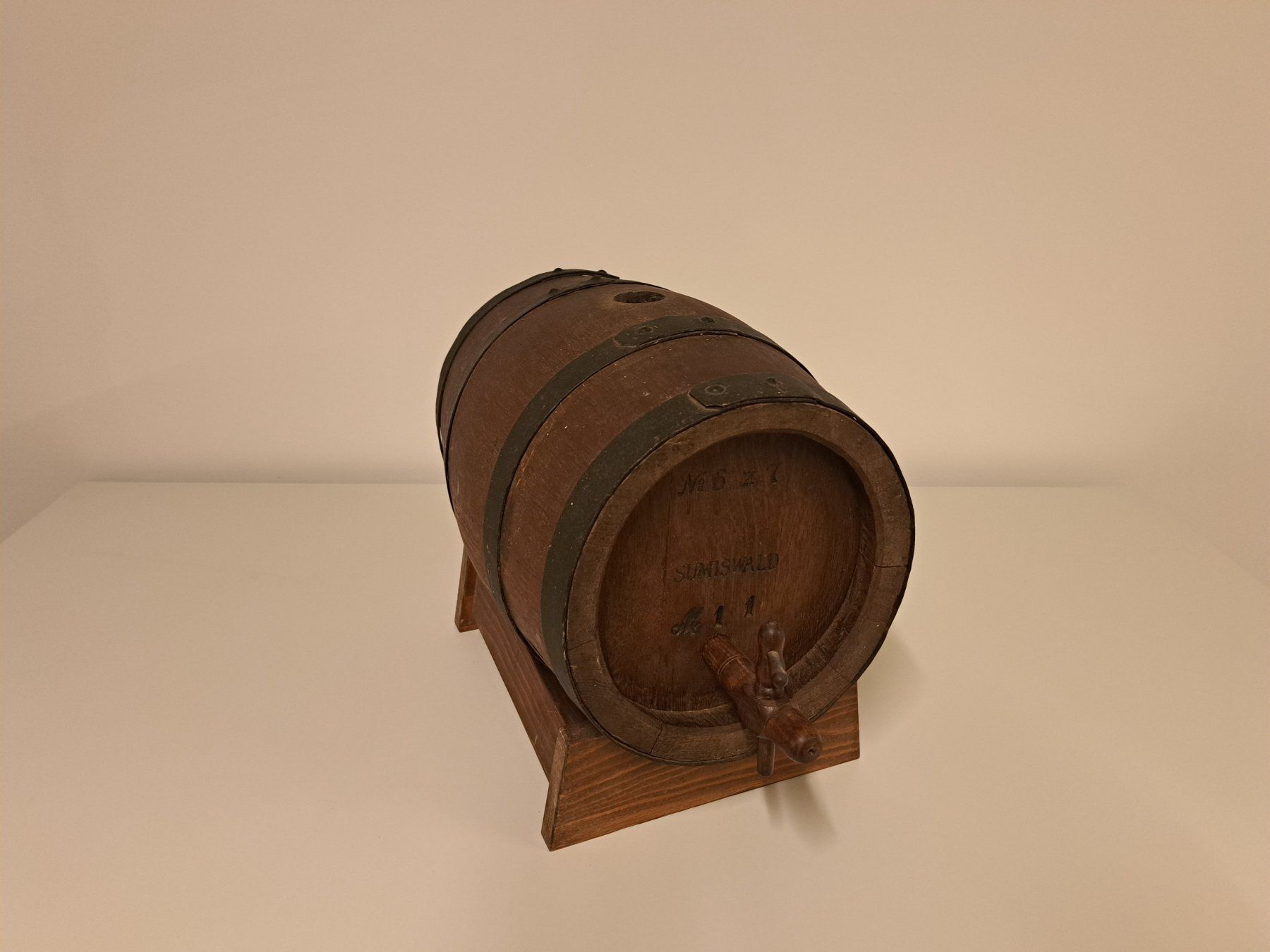 Sonstiges: Altes Eichenfass Sumiswald Weinfass Bier Deko Holzfass – Gebraucht aus Belp von deal-now