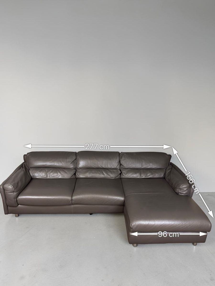 Divani: Ecksofa echtes Nubukleder, ein antiker Metallschirm – Usato da Bachenbülach venduto da Sofalab.swiss 9