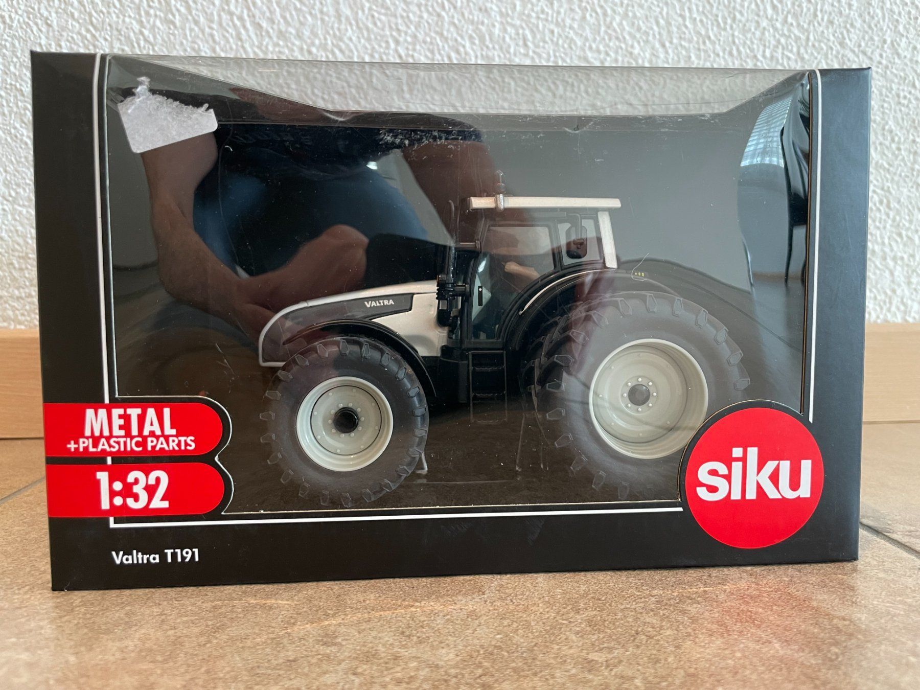 Valtra Trattori: SIKU Valtra T191 – Nuovo e nell'imballaggio originale da Kreuzlingen venduto da Stefan1150 5