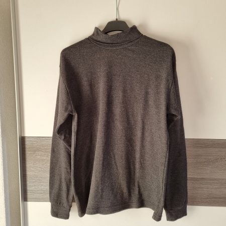 Pull fin col roulé