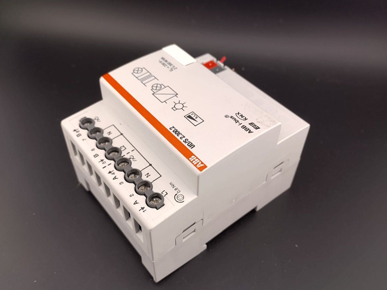 ABB Interruttori: ABB UD/S 2.300.2 KNX Dimmaktor – Usato da Winterthur venduto da Hint17 2