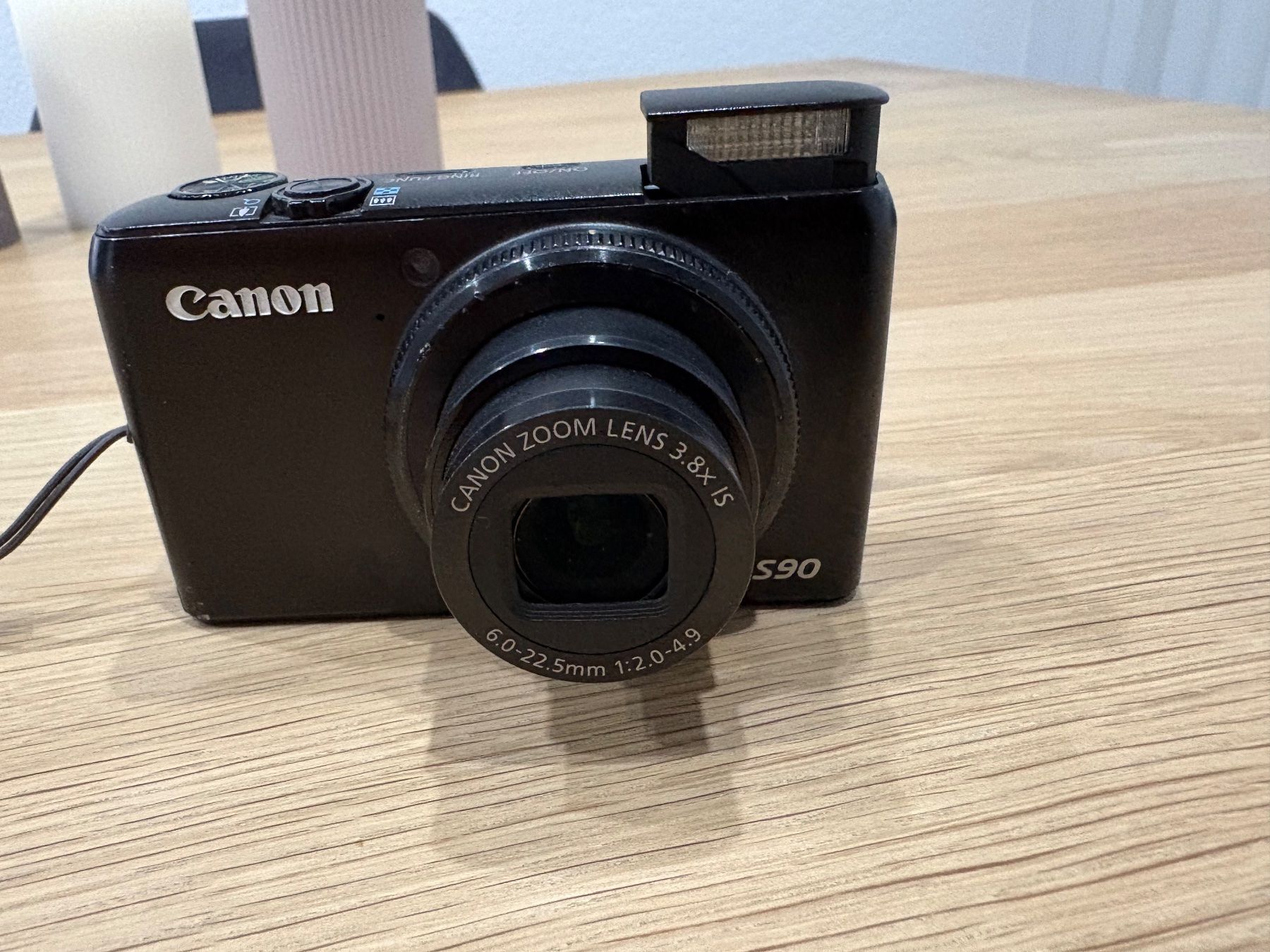 Canon Fotocamera: Canon  Powershot  S90  Digitalkamera – Usato da Lausen venduto da sen_jm7c 2