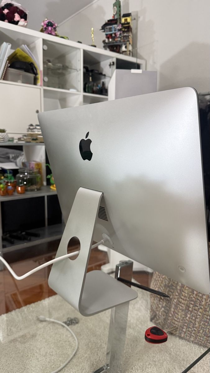 Apple PCs: Apple Imac - super zustand! Mit maus & tastatur – Gebraucht aus Neuchâtel von Bas_nkc5 1