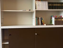 Grosses Bücherregal, viel Stauraum,