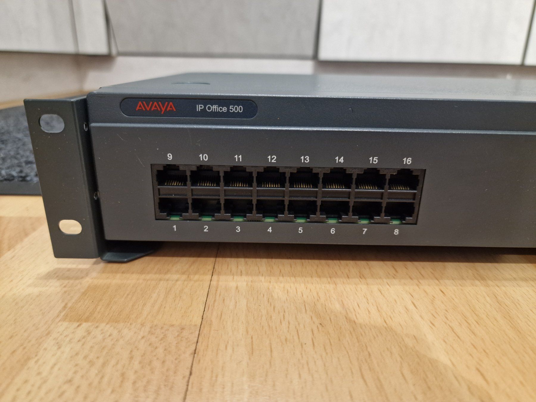 Avaya Telefoni: Avaya IP Office IP500 inkl. Modul – Usato da Buchrain venduto da Sssschaller 1