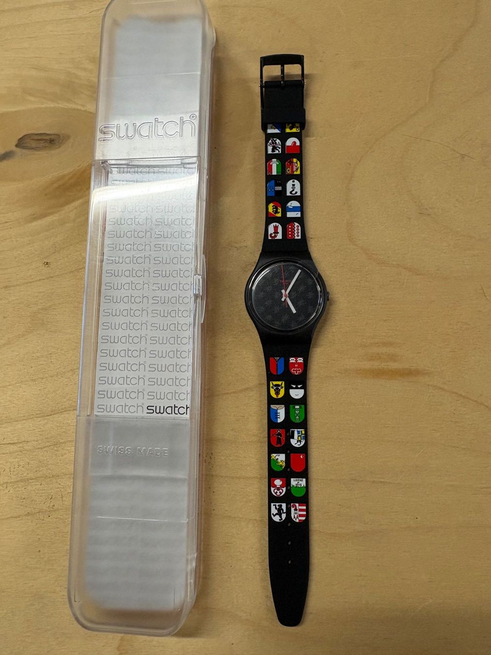Swatch Orologi: Swatch Uhr mit Schweizer Kantonswappen in OVP – Nuovo e nell'imballaggio originale da Wiesendangen venduto da plus-minus 3