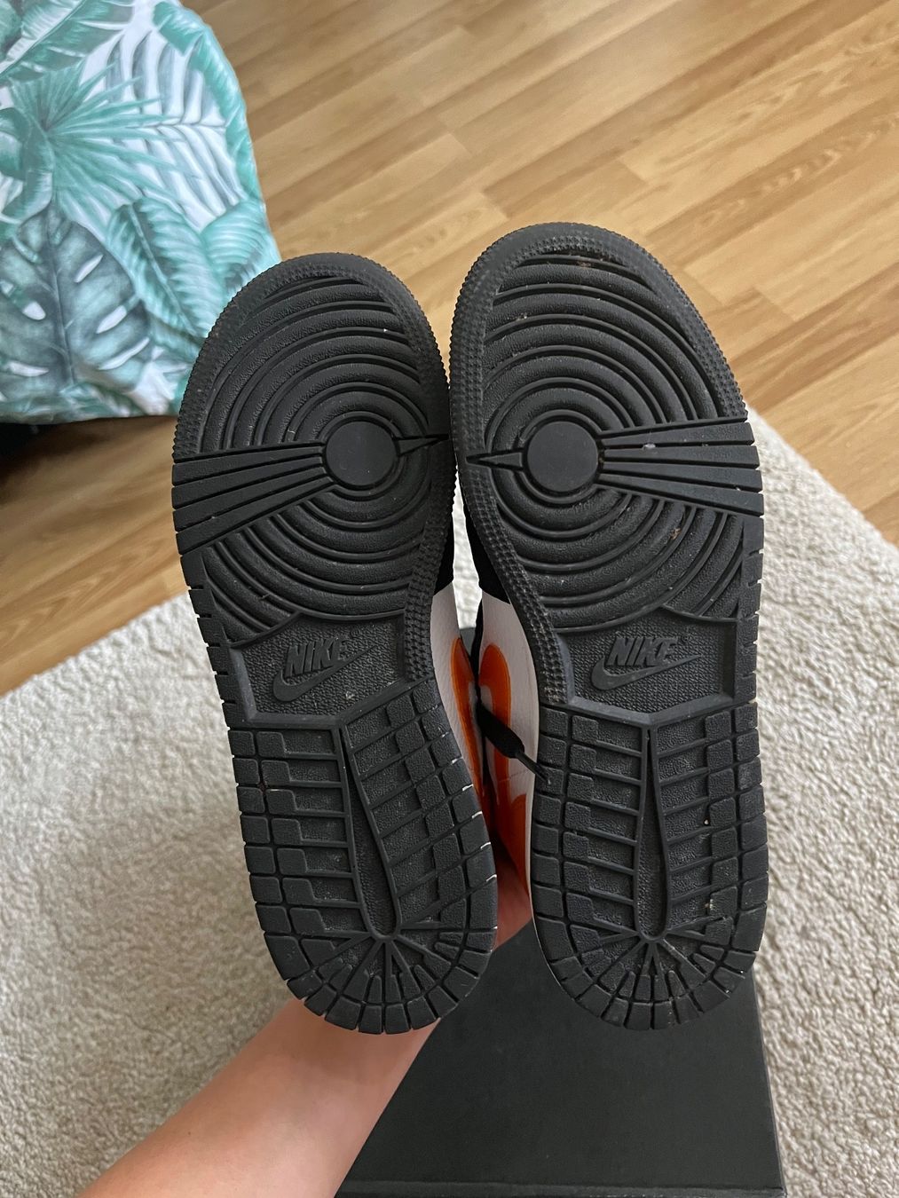 Nike Scarpe da uomo: Air Jordan 1 mid GS | Taille 39 | US 6.5Y – Nuovo (secondo la descrizione) da Charmey (Gruyère) venduto da ya_12 4