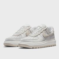 Nike Air Force 1 Luxe – Weiss / 44.5