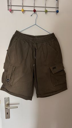 Cargo shorts khaki men's size XL good condition