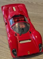 Rotes Ferrari Modellauto - Sammlerstück für Auto-Fans!