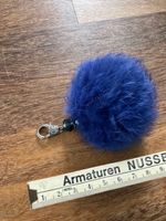 Taschenanhänger, Schlüsselanhänger blau mit Steinen