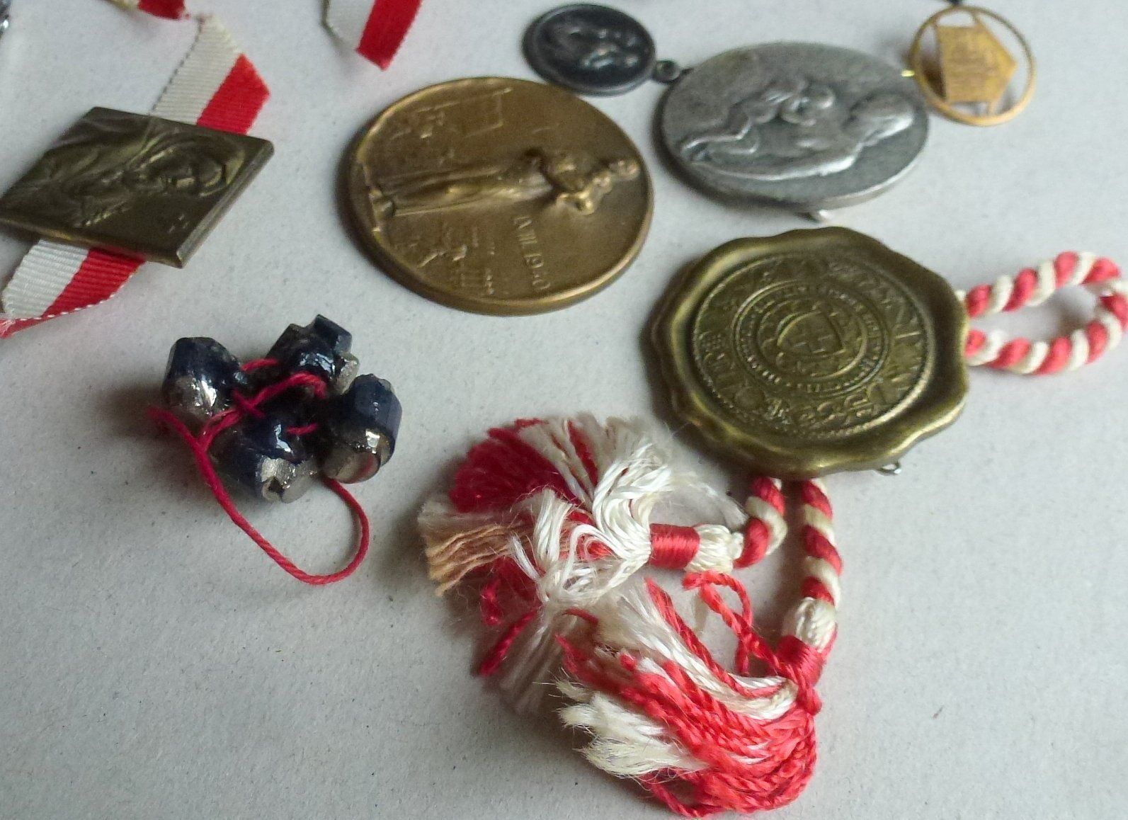 Medaglie: Lot + diversen interessanten Anstecker – Usato da Walkringen venduto da Casablanca777 2