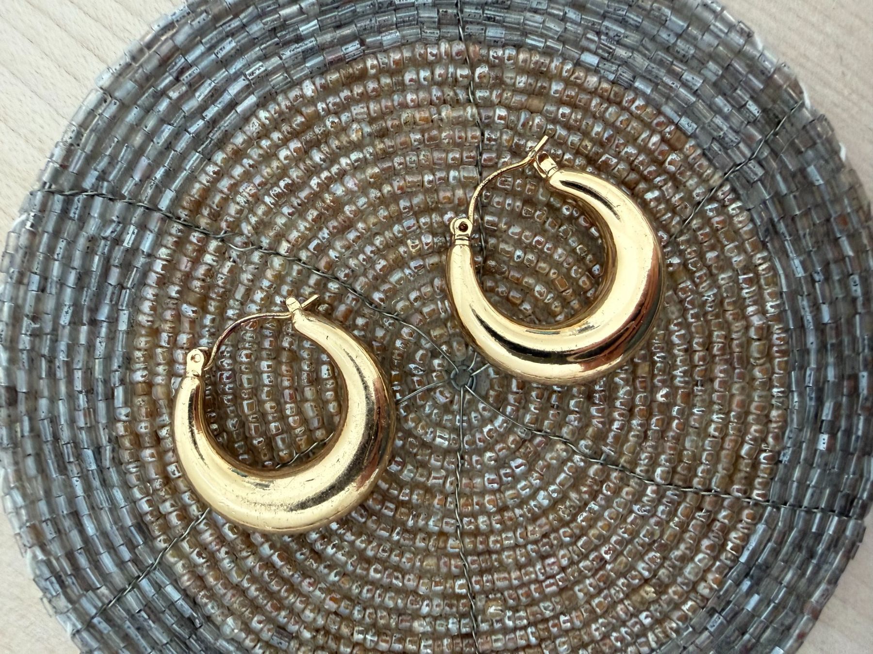 Mango Orecchini pendenti & Orecchini a lobo: Kreolen Modeschmuck von Mango, 2 Paare – Usato da Weiningen ZH venduto da mad_t6dx 1