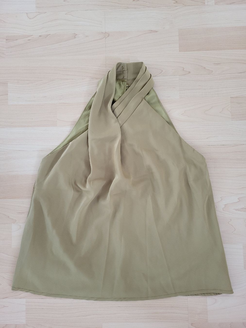 Shein Top: High neck Top SHEIN Khakigrün Grösse M – Nuovo (secondo la descrizione) da Steffisburg venduto da esneusdaheime