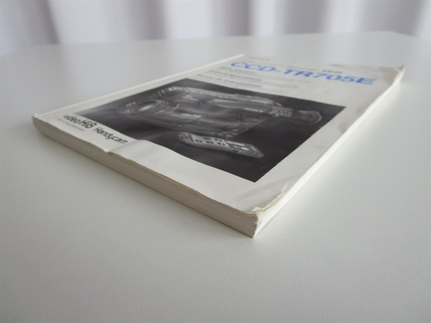 Documenti: Bedienungsanleitung zu Sony CCD-TR705E – Usato da Zürich venduto da Lacoste06 2