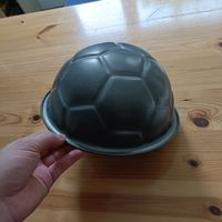 Fussball-Backform für Kuchen, gut erhalten.