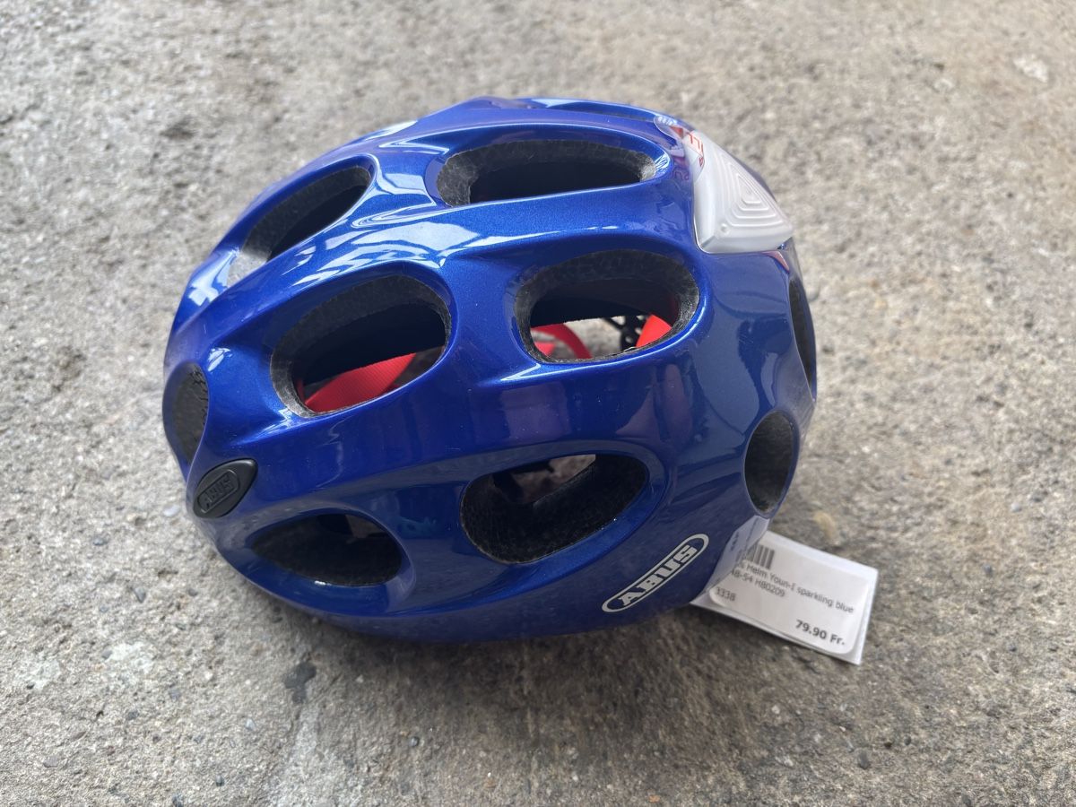 Abus Caschi: Helm Abus Youn-I 48-54cm neu – Nuovo (secondo la descrizione) da Tagelswangen venduto da Bluefox_Crafting