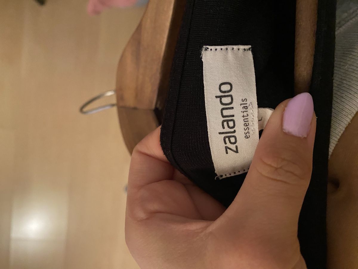 Zalando Kleider: Schwarzes Kleid von Zalando Essentials, Grösse L – Gebraucht aus Zürich von yae56 2