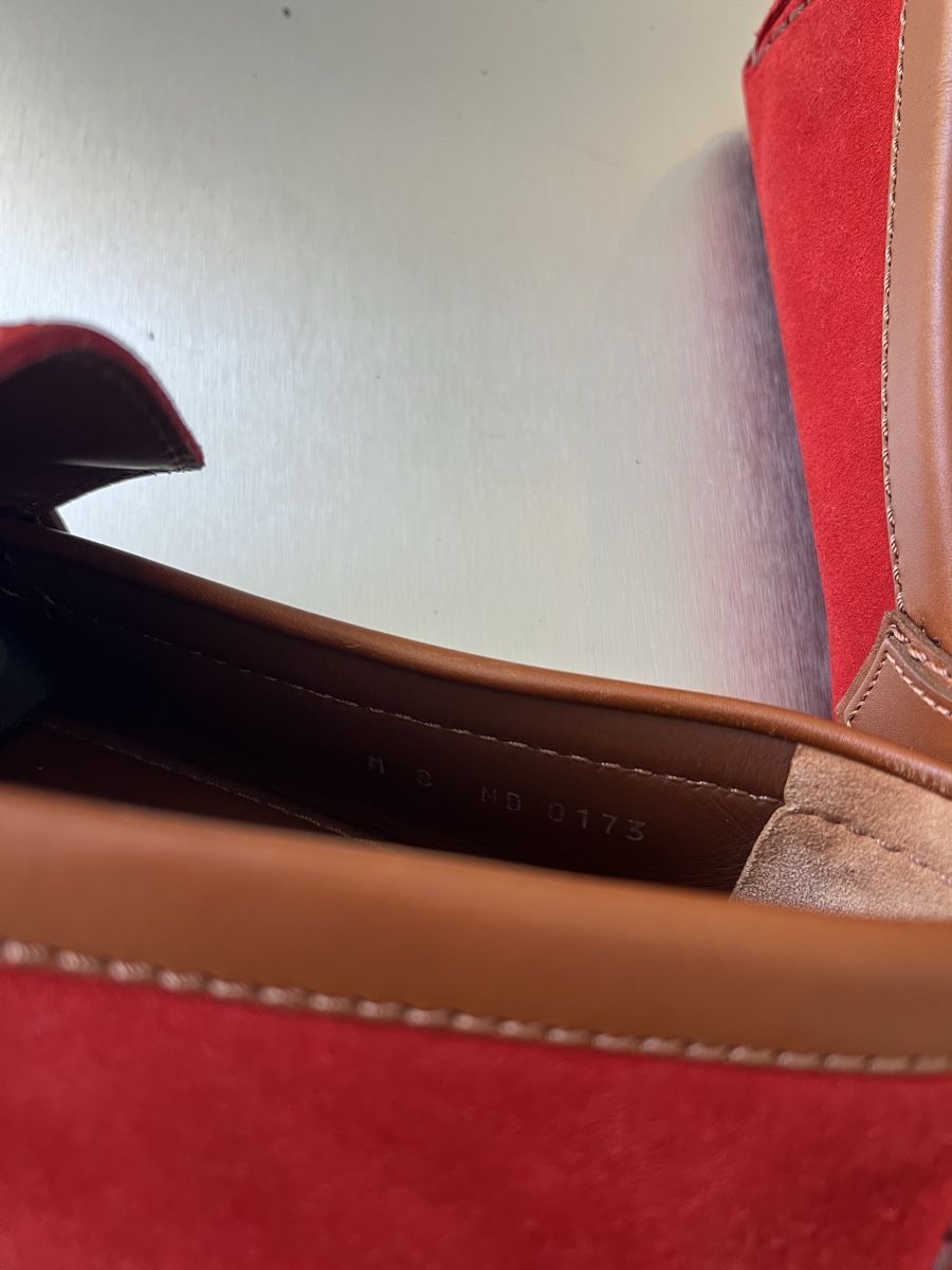 Louis Vuitton Scarpe da uomo: Louis Vuitton Loafers Hockenheim Red suede – Usato da Lausanne venduto da ann_8gv7 5