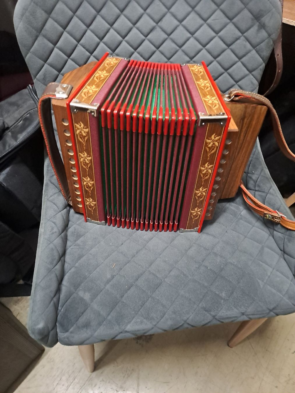 Strumenti musicali: Aemmentaler orgeli ton B..  – Usato da Villeneuve venduto da BibiVintage 8