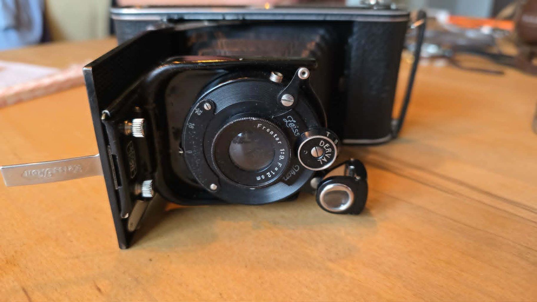 Zeiss Fotocamera: Zeiss Icon Kamera – Usato da Bäriswil BE venduto da Simon_Kreativwelt 1