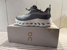 Damen X On Sneakers Cloudtilt 2.0 in grau Neu 36