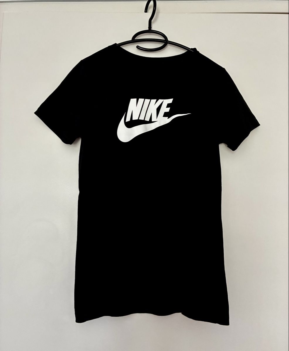 Nike T-shirt: Nike T-Shirt – Nuovo (secondo la descrizione) da Unterengstringen venduto da vivienneberger