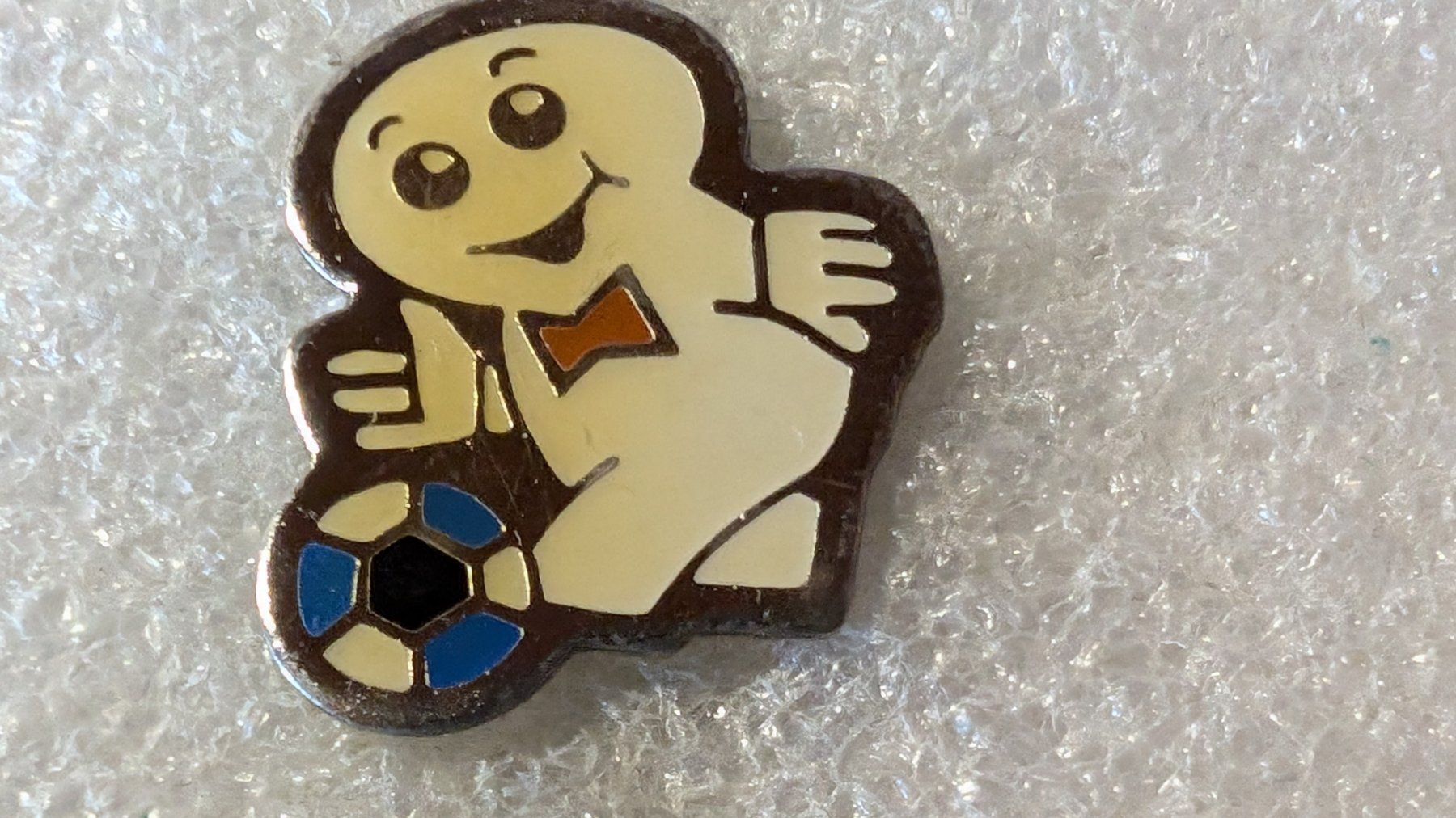 Placchette & Badge: Ansteckpin 227: Maga Bio – Usato da Oppligen venduto da Pin-Fall-Shop
