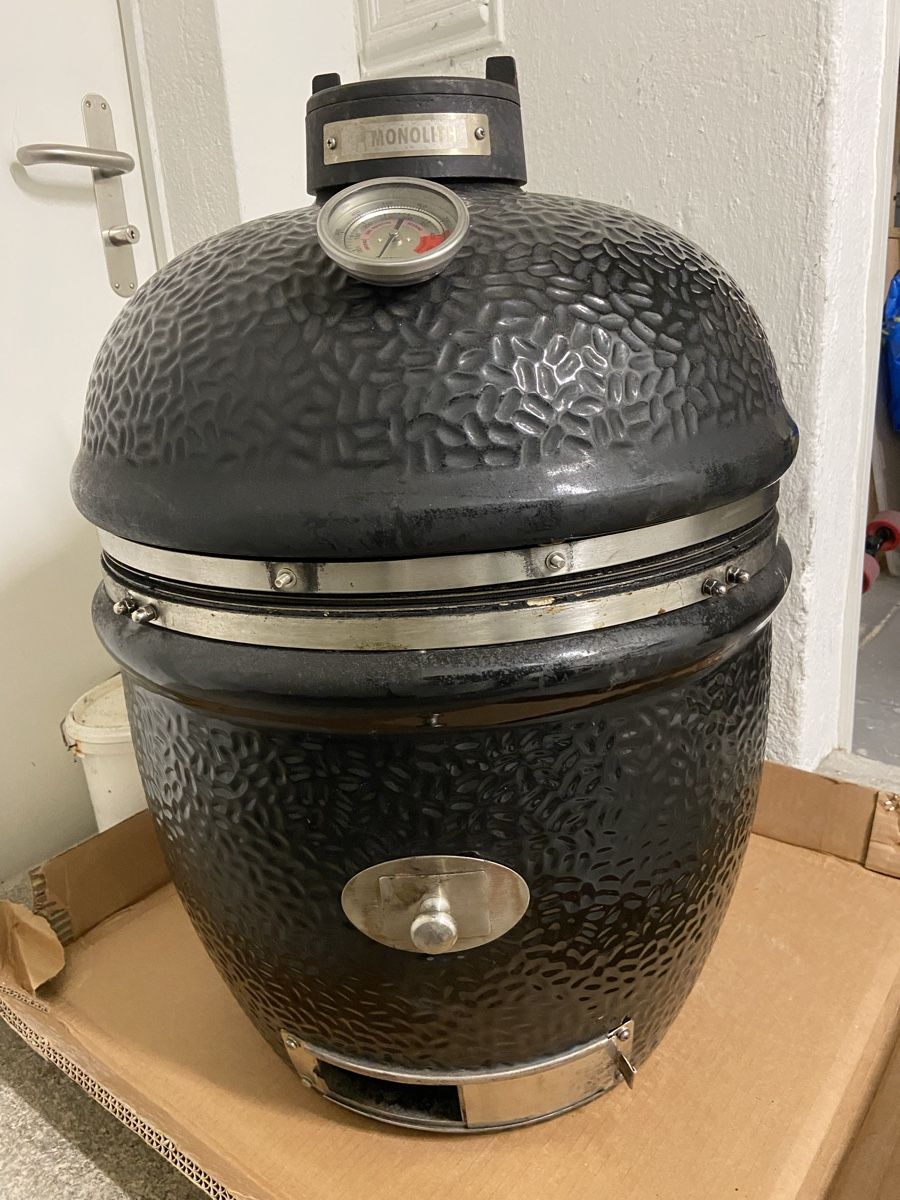 Grills: Monolith Grillkörper – Defekt aus Zürich von Lilabalu65
