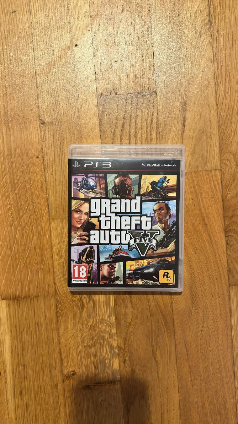 Sony Consoles: Sony PlayStation 3 FIFA 12 & GTA V Bundle, 2 Controller – D'occasion à Thun par Mokibe 1