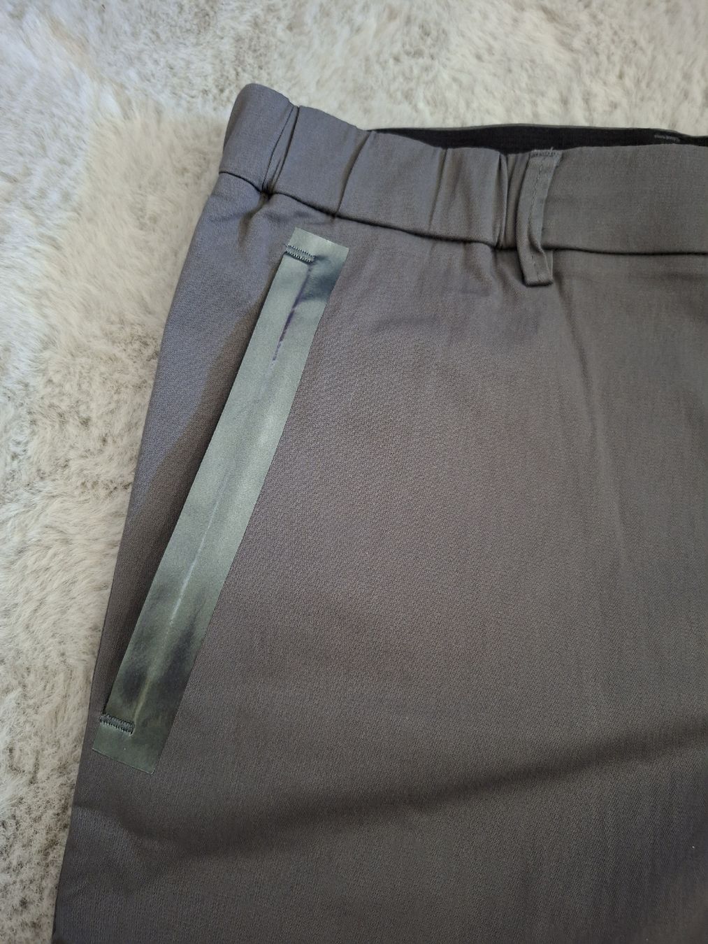 Hugo Boss Pantaloni: Shorts BOSS Homme gris   – Usato da Renens VD venduto da ser_j2fn 6
