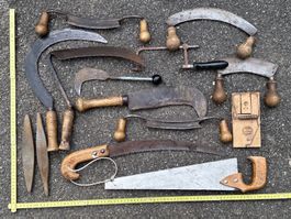 Div. antike Werkzeuge, Klingen, Sägen, Wetzstein, Messer